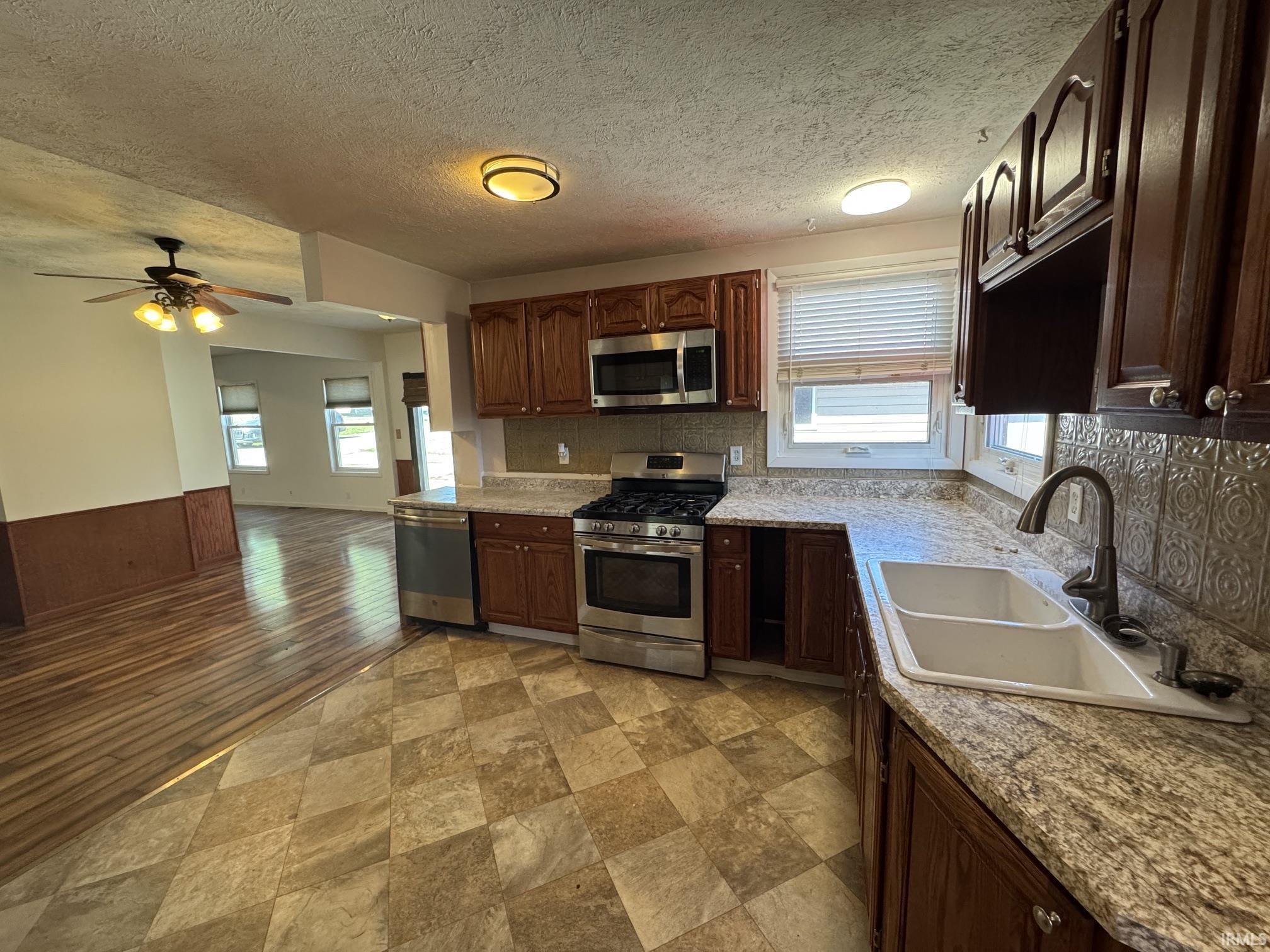 512 East 8th Street Rochester, IN 46975 - Photo 6 of 15