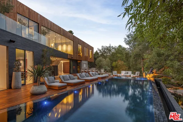 $18,488,000 | 2535 Hutton Drive, Beverly Hills, CA 90210