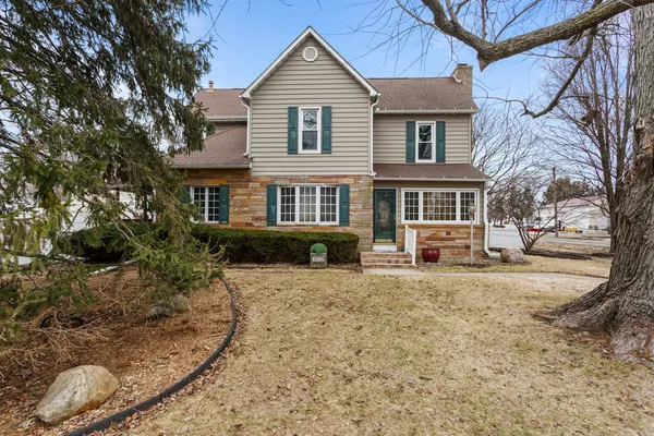 a view of a yard in front of house