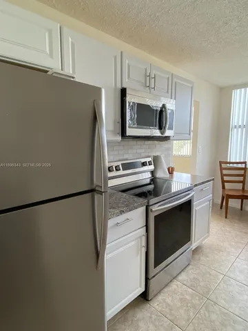 $2,250 | 1200 Northeast Miami Gardens Drive, Unit 607W, Miami, FL 33179