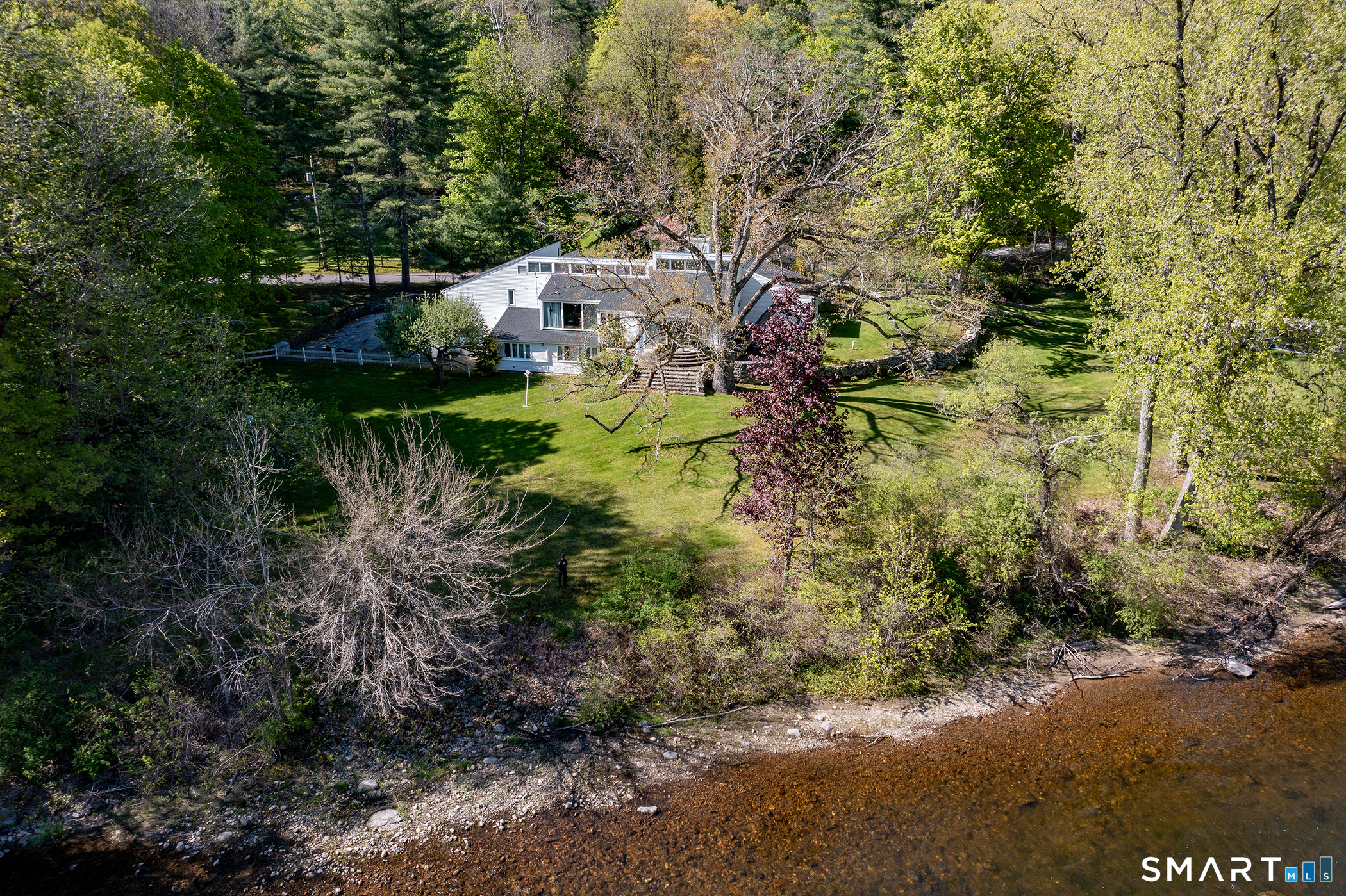 35 River Road Sharon, CT 06754 - Photo 3 of 31