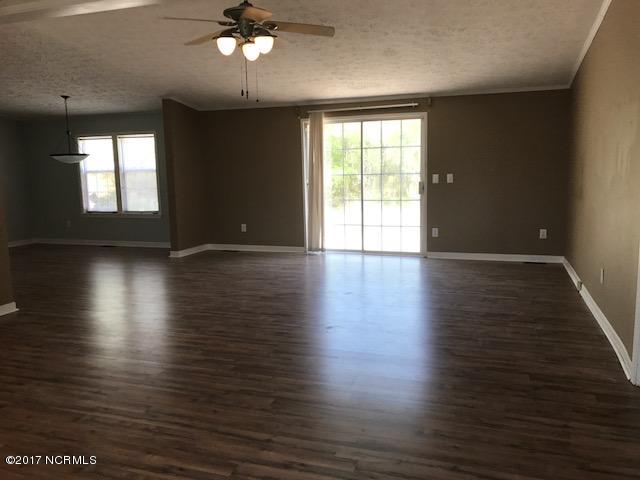 267 Red Barn Road Newport, NC 28570 - Photo 3 of 21 Great Room