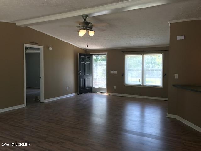 267 Red Barn Road Newport, NC 28570 - Photo 5 of 21 Great Room, view 3