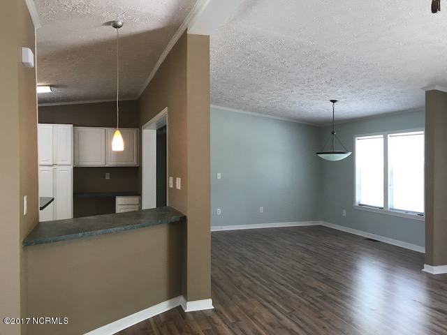 267 Red Barn Road Newport, NC 28570 - Photo 10 of 21 Kitchen/Dining Area