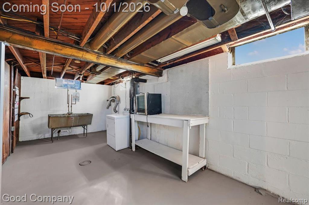 361 Elizabeth Lake Road Pontiac, MI 48341 - Photo 25 of 26 Gallery Image 25