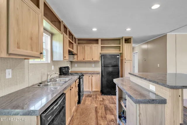 $219,900 | 233 Orange Lane, Speedwell, TN 37870