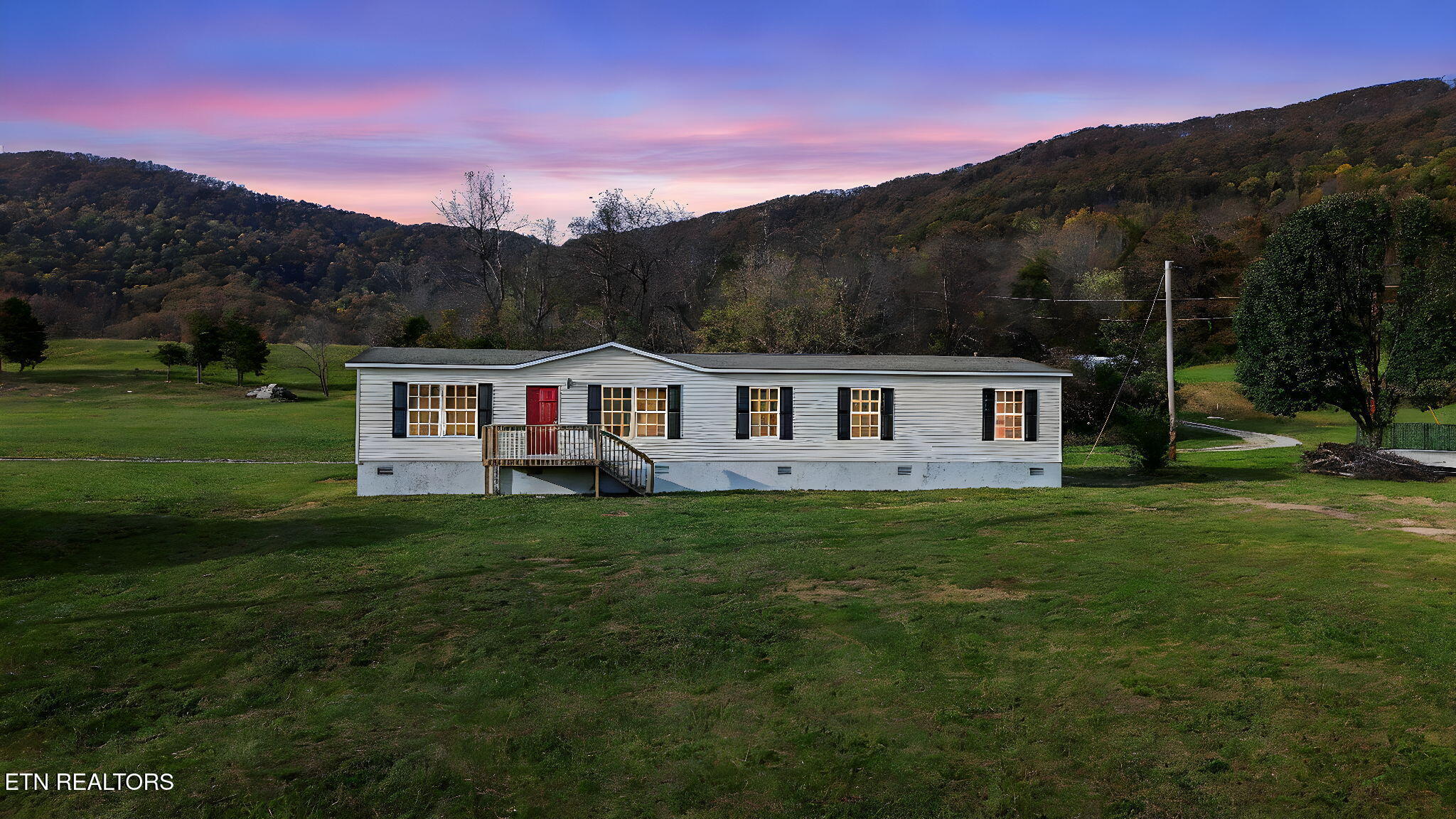 233 Orange Lane Speedwell, TN 37870 - Photo 2 of 30 5-web-or-mls-DJI_20241104154729_0420_D_O