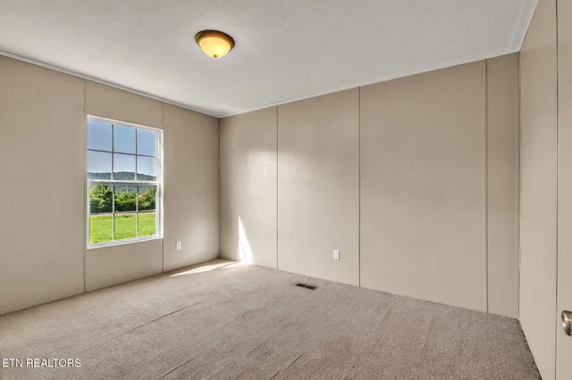 $219,900 | 233 Orange Lane, Speedwell, TN 37870