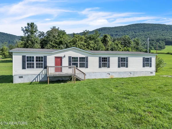 $214,900 | 233 Orange Lane, Speedwell, TN 37870