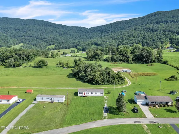 $214,900 | 233 Orange Lane, Speedwell, TN 37870