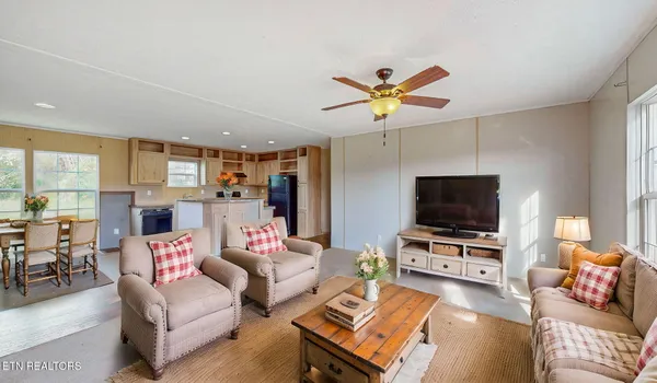 $214,900 | 233 Orange Lane, Speedwell, TN 37870