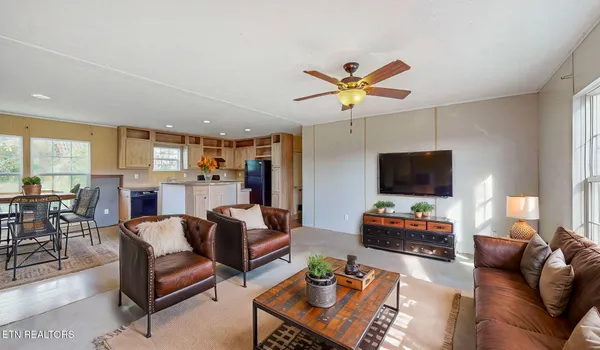 $214,900 | 233 Orange Lane, Speedwell, TN 37870