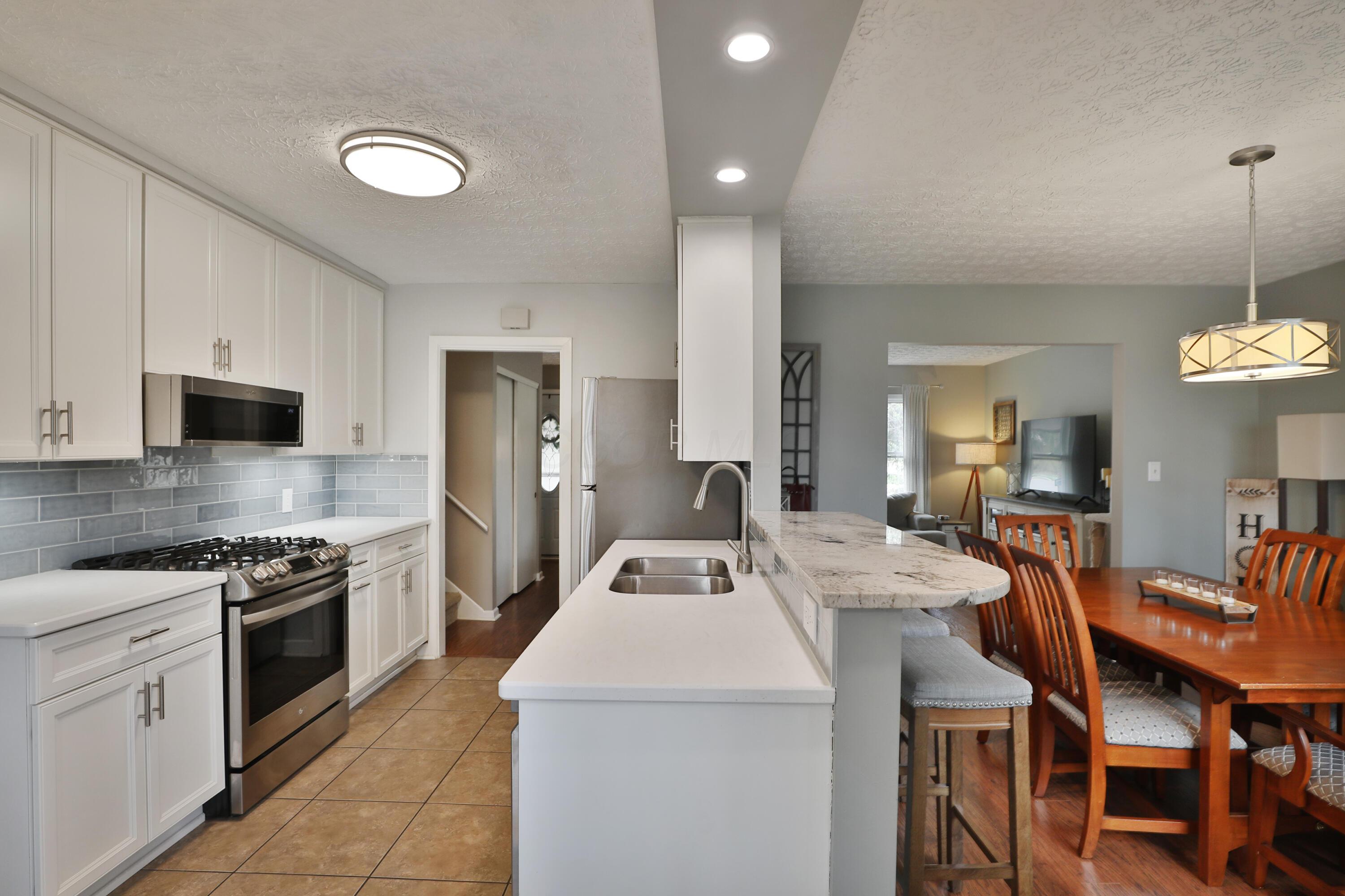 7044 Linworth Road Columbus, OH 43235 - Photo 14 of 48 Eat-in kitchen