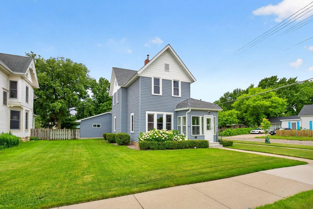 302 South Prairie Street Lake City, MN 55041 - Photo 2 of 43
