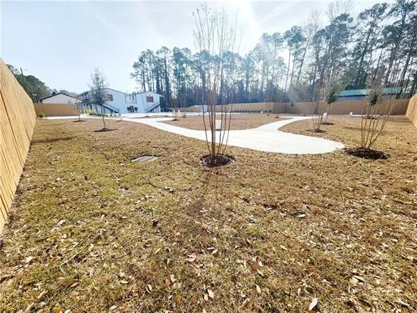 $1,375 | 141 Hoover Drive, Unit 105, Slidell, LA 70461