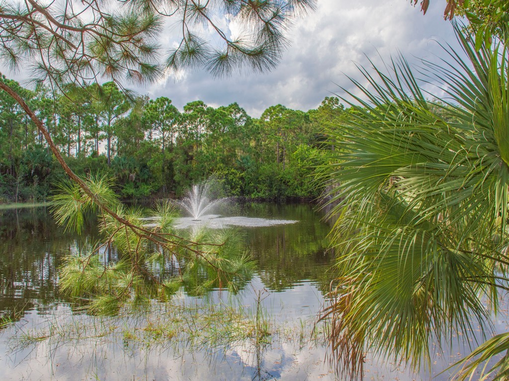 2020 Vero S Circle Southwest, Unit 4 Vero Beach, FL 32962 - Photo 27 of 28 a view of a garden