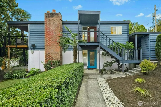 a house view with a outdoor space