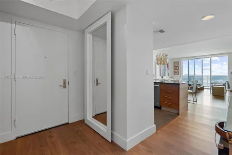 $1,050,000 | 50 Biscayne Boulevard, Unit 3510, Miami, FL 33132