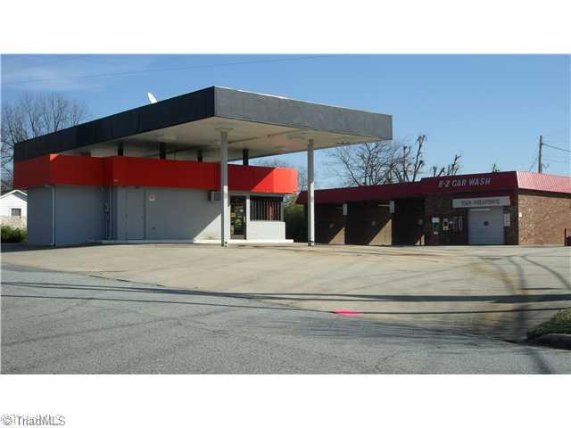 700 Raleigh Road Lexington, NC 27292 - Photo 2 of 5 Parking Lot/Garage.