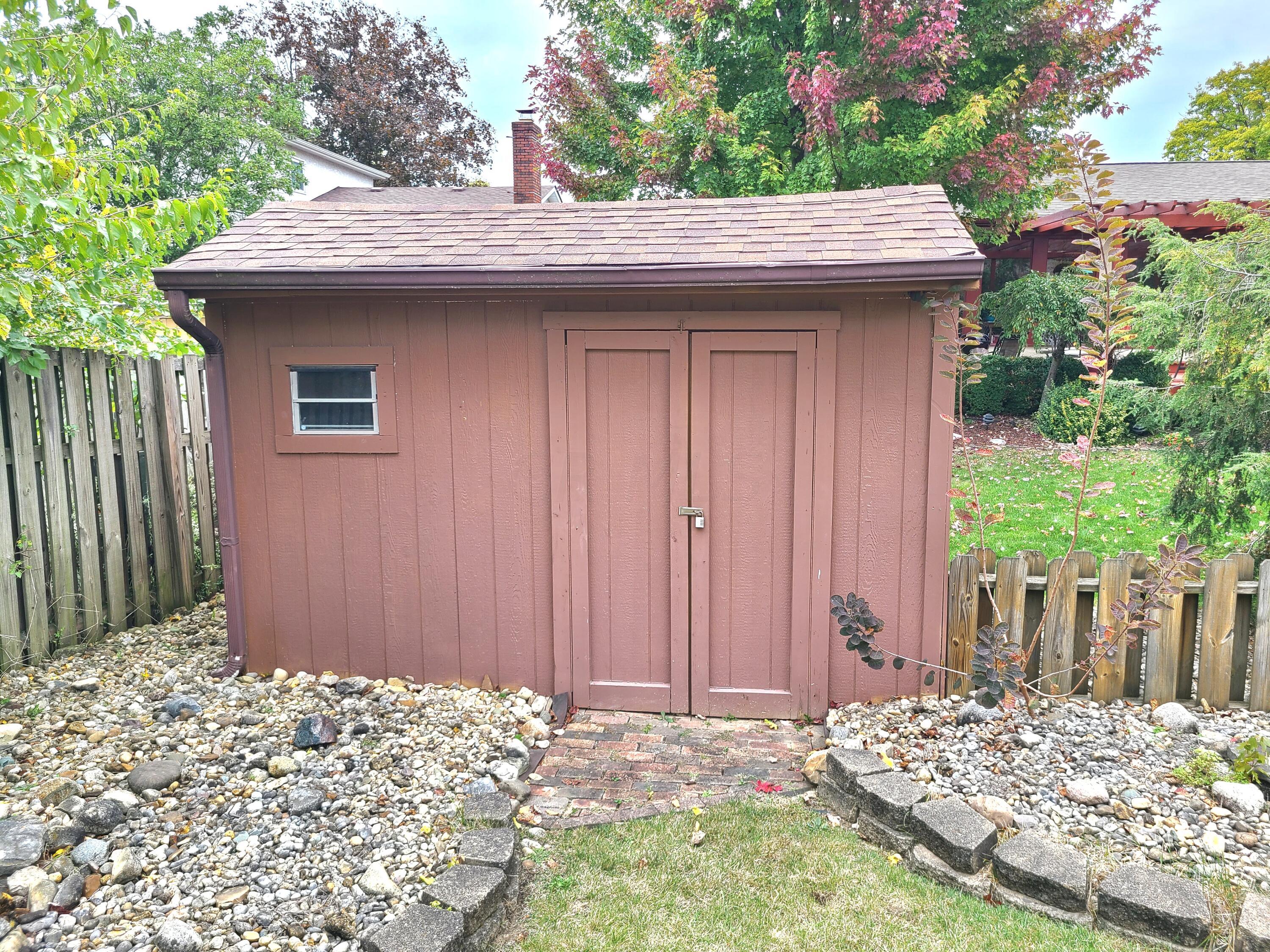 1686 Sandhurst Road Columbus, OH 43229 - Photo 6 of 22 20231008_120659