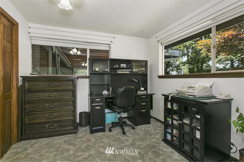 5005 Northeast 13th Place Renton, WA 98059 - Photo 9 of 22 Gallery Image 9