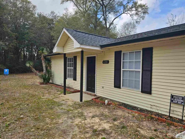$1,350 | 6206 Woodward Lane, Milton, FL 32570