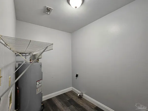 $1,350 | 6206 Woodward Lane, Milton, FL 32570