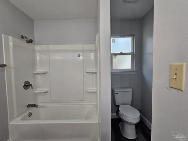 $1,350 | 6206 Woodward Lane, Milton, FL 32570