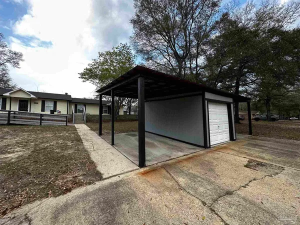 $1,350 | 6206 Woodward Lane, Milton, FL 32570