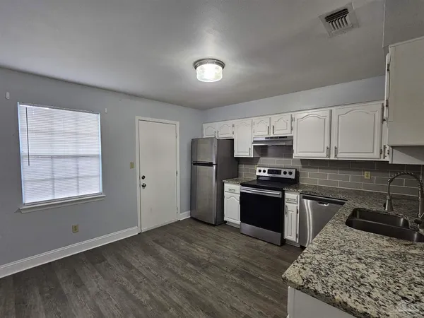 $1,350 | 6206 Woodward Lane, Milton, FL 32570