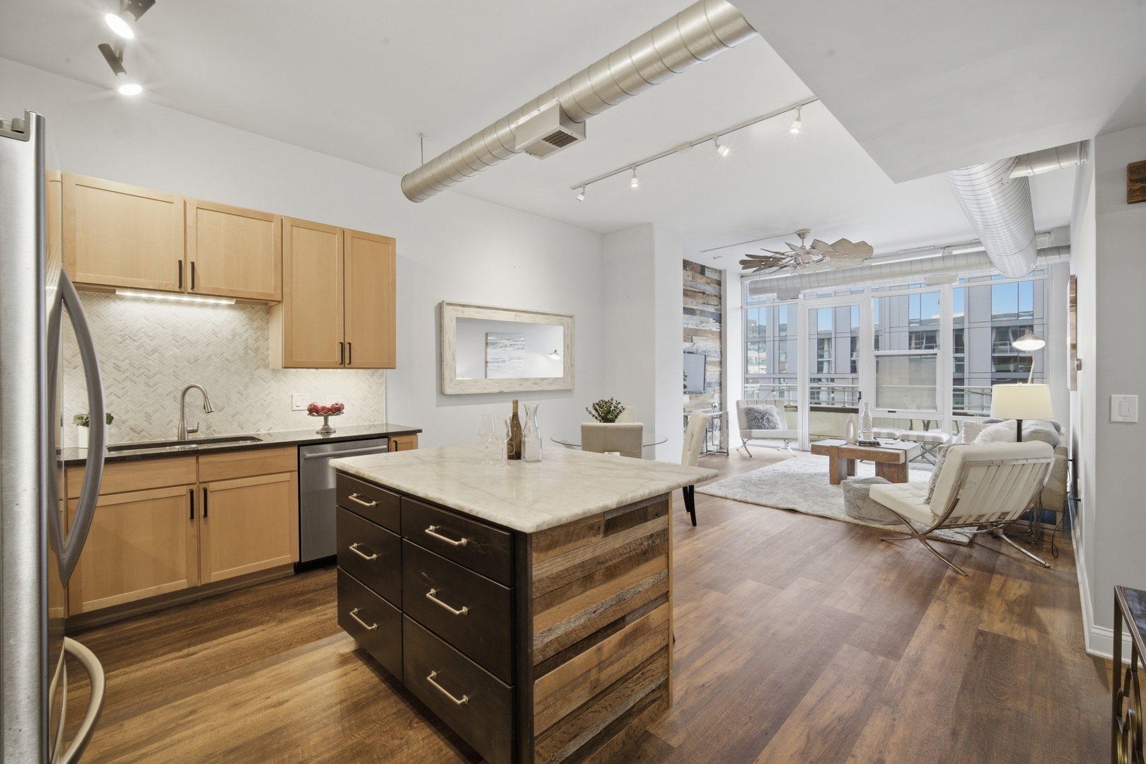 901 West Madison Street, Unit 919 Chicago, IL 60607 - Photo 2 of 23 Gallery Image 2
