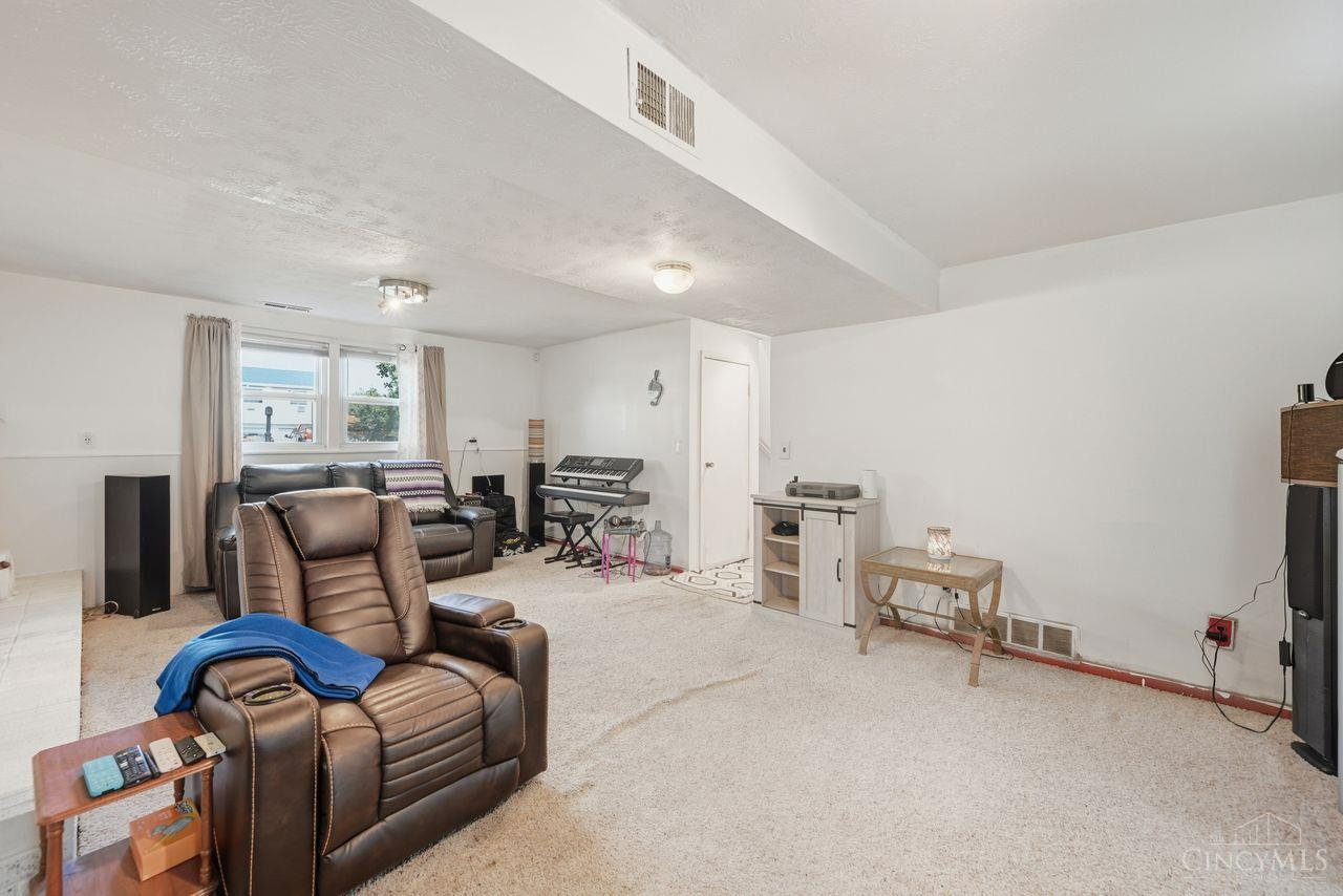 2869 Houston Road Cincinnati, OH 45251 - Photo 32 of 46