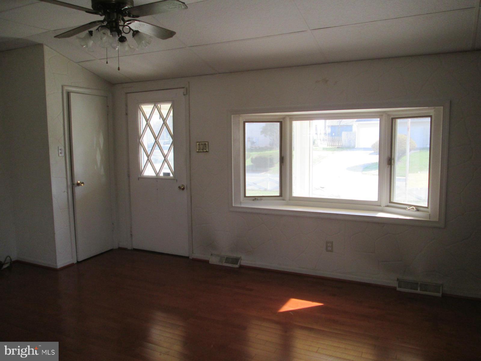 224 Sycamore Road Elkton, MD 21921 - Photo 4 of 14 Living Room