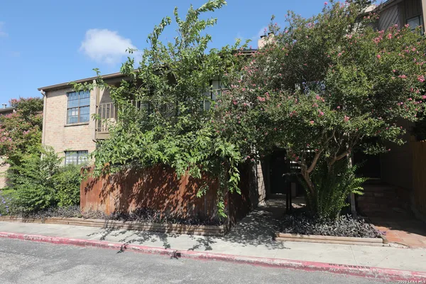 $1,400 | 7711 Callaghan Road, Unit 705, San Antonio, TX 78229