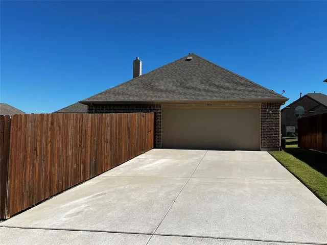 $3,300 | 3921 Cameron Lane, Rockwall, TX 75087