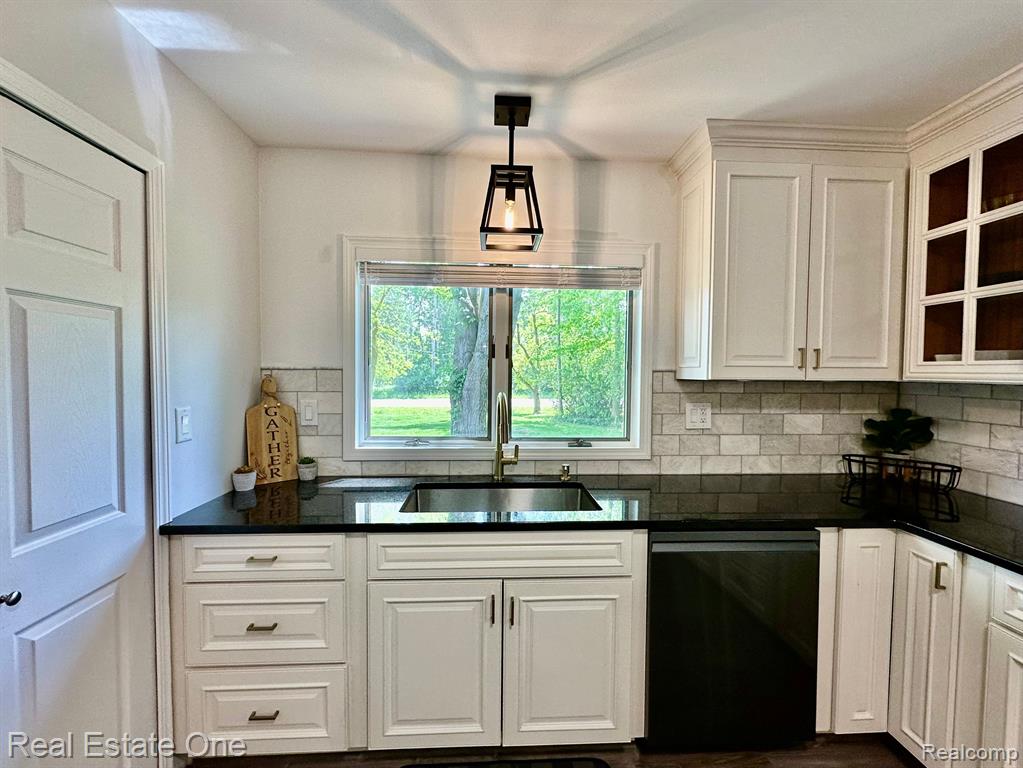 21805 28 Mile Road Ray, MI 48096 - Photo 4 of 67