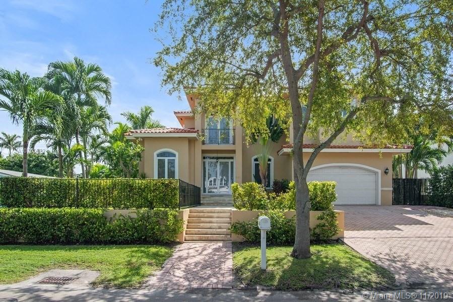 301 Woodcrest Road Key Biscayne, FL 33149 - Photo 1 of 22