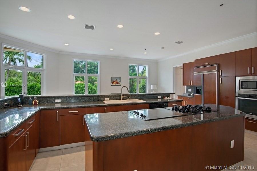 301 Woodcrest Road Key Biscayne, FL 33149 - Photo 7 of 22