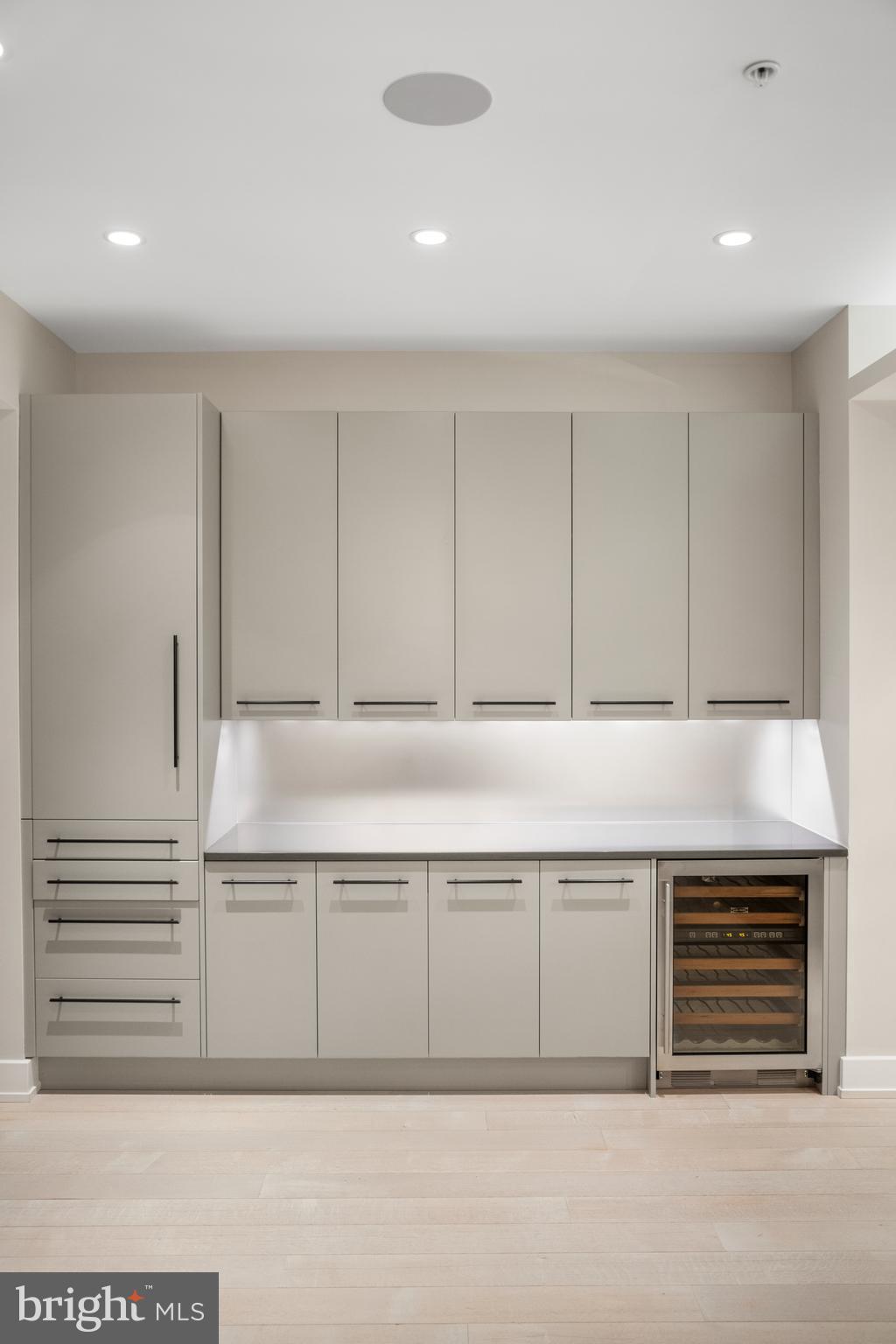 1706 Rittenhouse Square, Unit 1601 Philadelphia, PA 19103 - Photo 12 of 34 Wet Bar