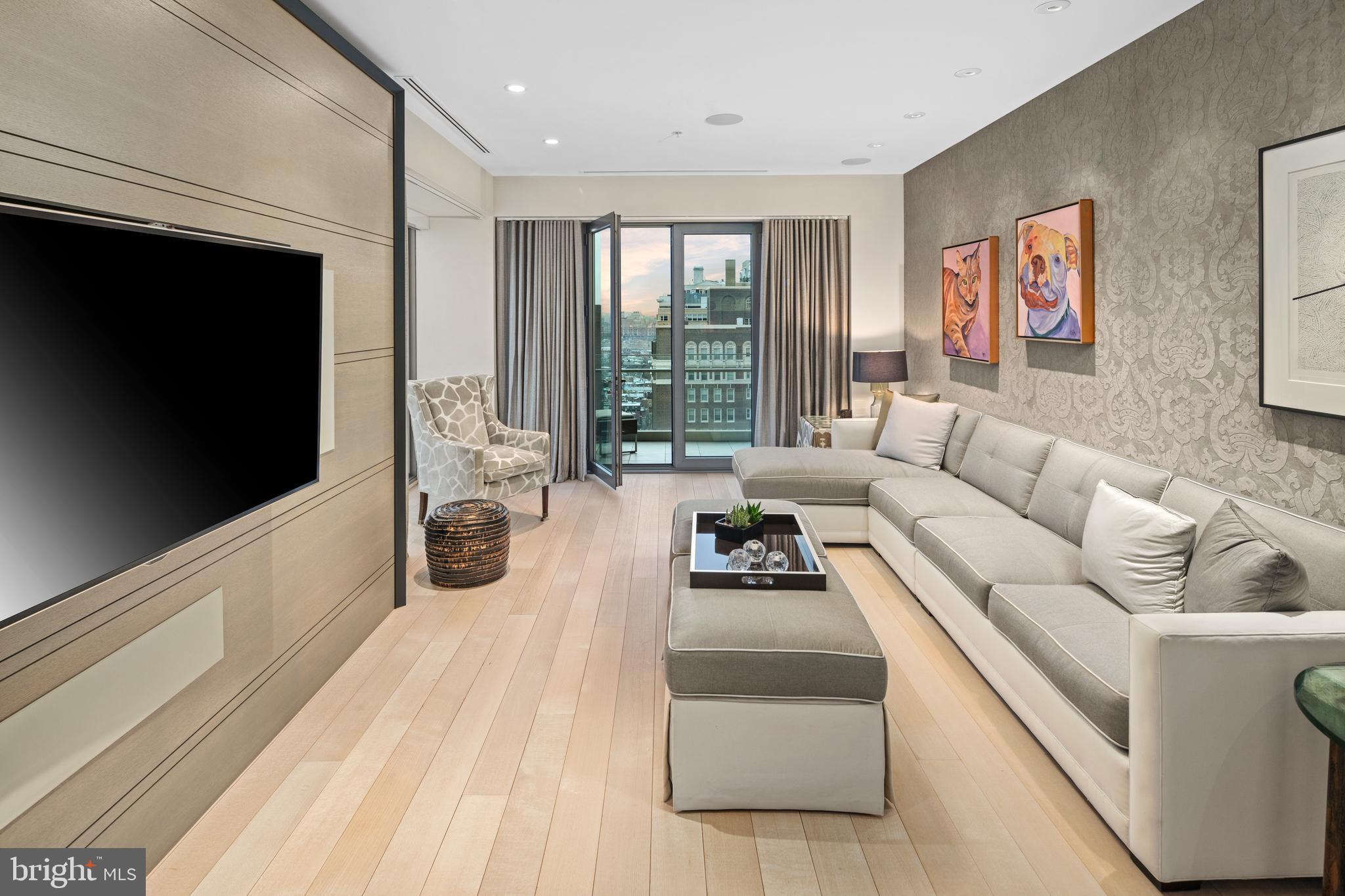 1706 Rittenhouse Square, Unit 1601 Philadelphia, PA 19103 - Photo 13 of 34 Family Room