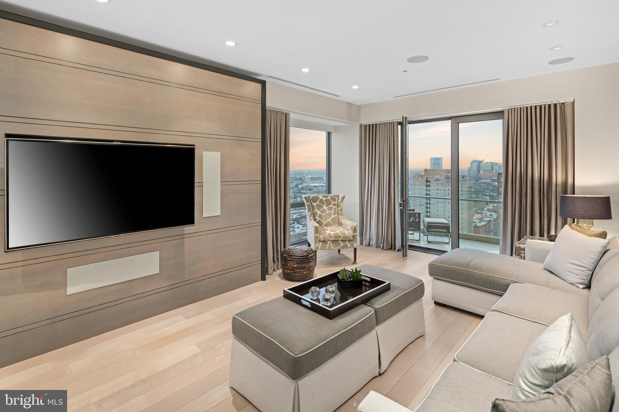 1706 Rittenhouse Square, Unit 1601 Philadelphia, PA 19103 - Photo 14 of 34 Family Room