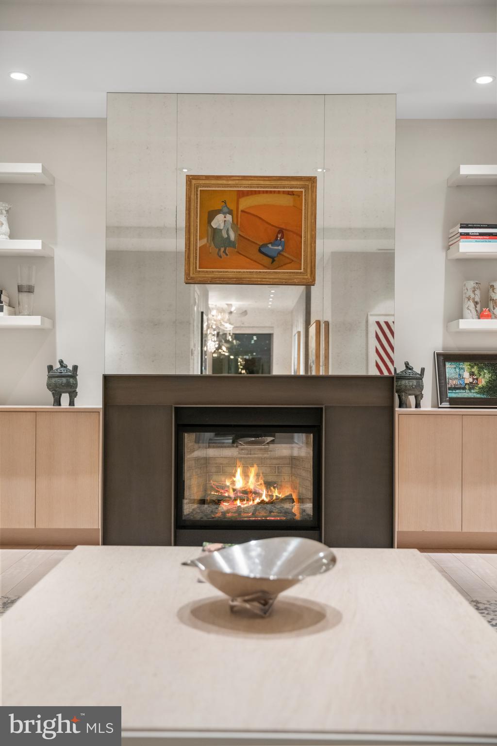 1706 Rittenhouse Square, Unit 1601 Philadelphia, PA 19103 - Photo 3 of 34 FIreplace