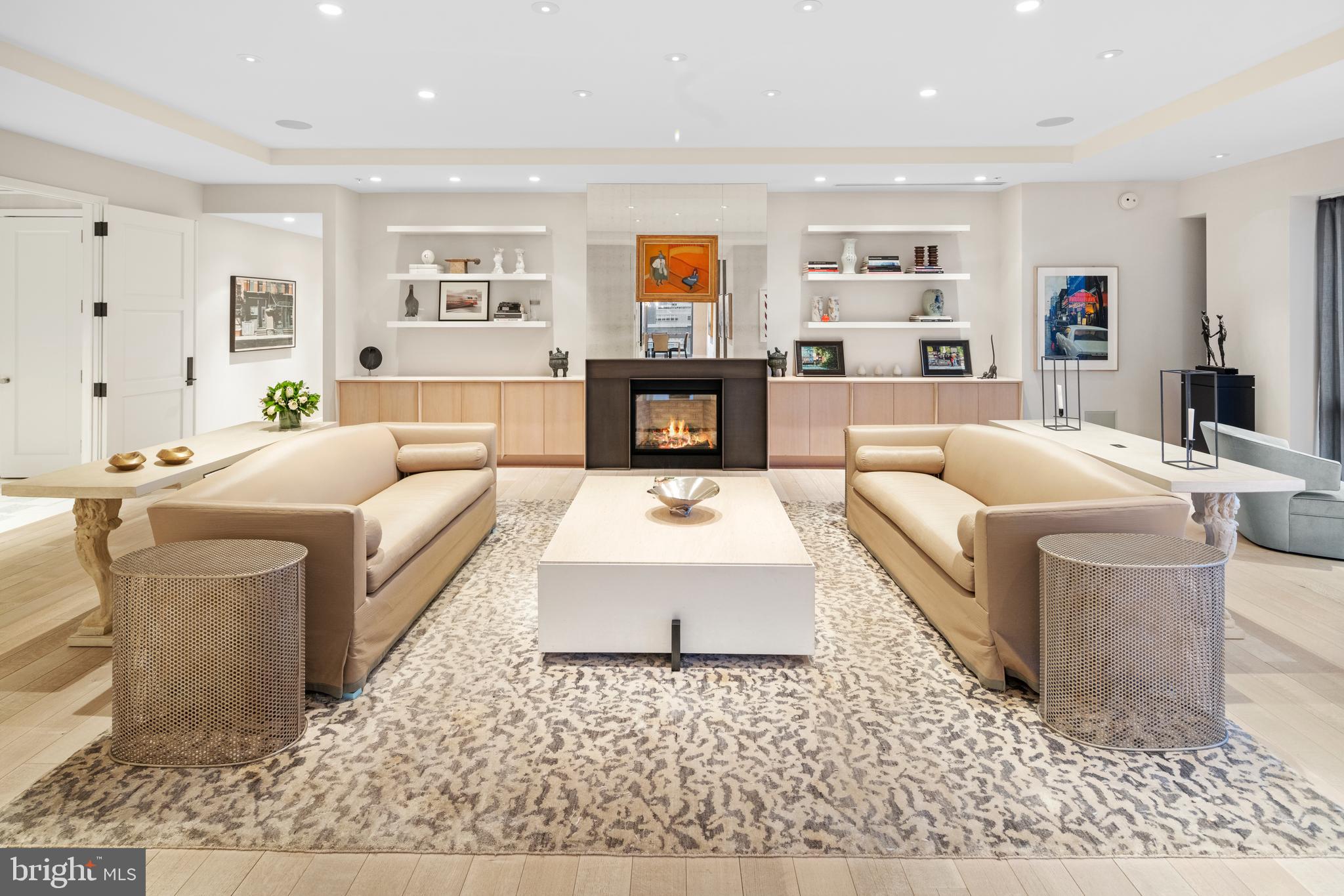 1706 Rittenhouse Square, Unit 1601 Philadelphia, PA 19103 - Photo 4 of 34 Living Room