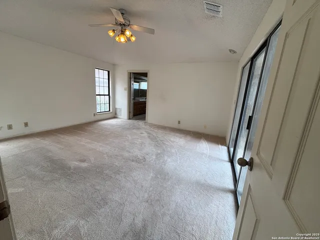 $260,000 | 5910 Crescent Falls, Windcrest, TX 78239