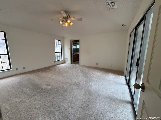 $260,000 | 5910 Crescent Falls, Windcrest, TX 78239