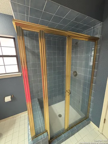 $260,000 | 5910 Crescent Falls, Windcrest, TX 78239