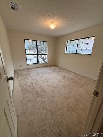 $260,000 | 5910 Crescent Falls, Windcrest, TX 78239