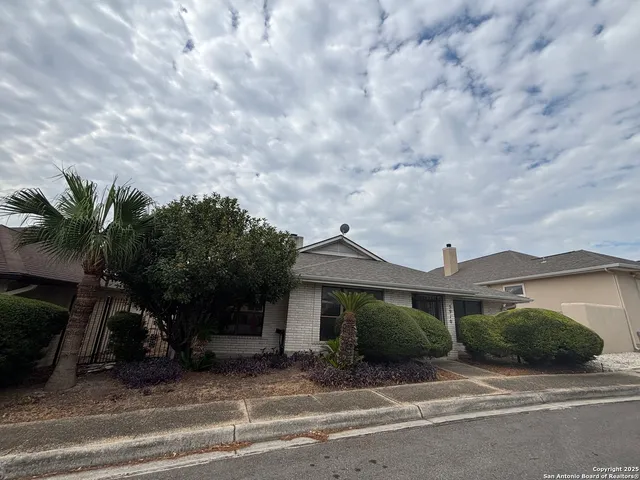 $260,000 | 5910 Crescent Falls, Windcrest, TX 78239