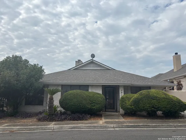 $260,000 | 5910 Crescent Falls, Windcrest, TX 78239