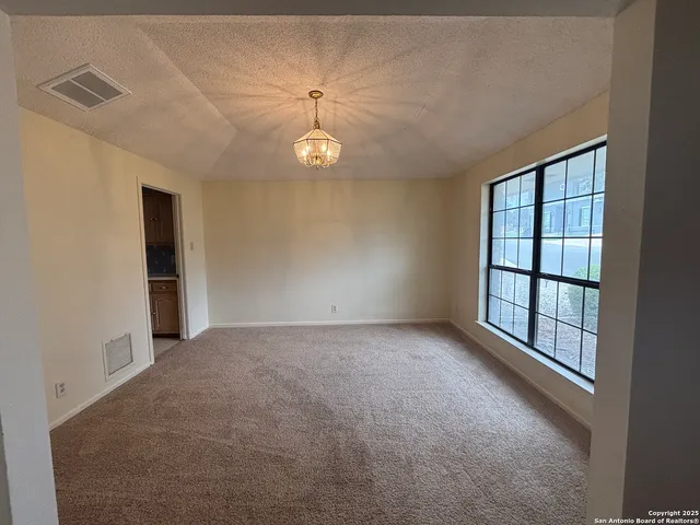 $260,000 | 5910 Crescent Falls, Windcrest, TX 78239